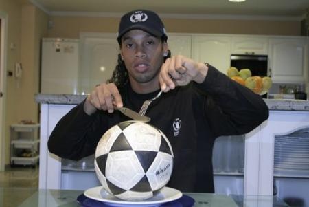 ronaldinho le ballon a ete fabrique pour toi